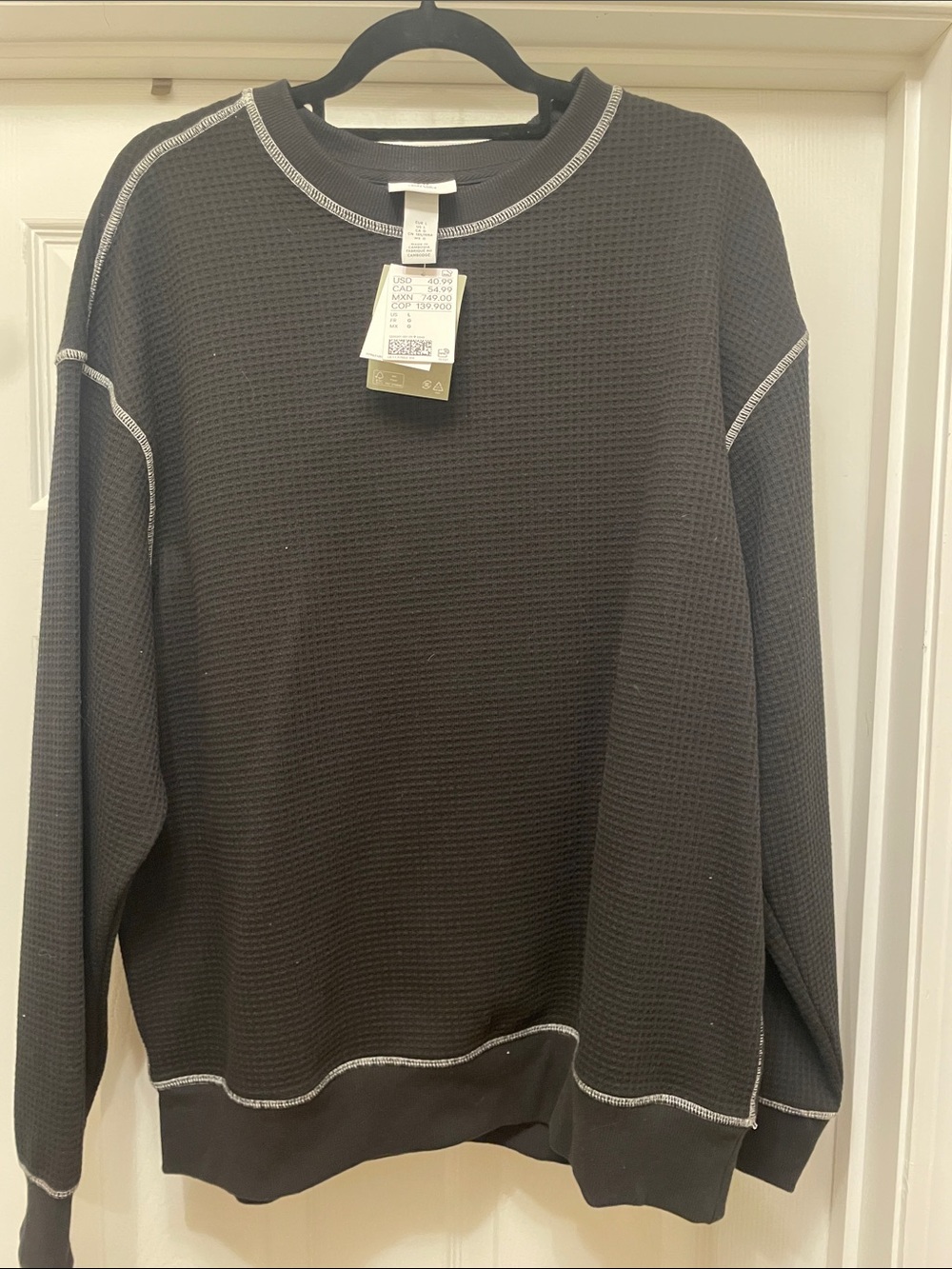 H&M Black Crewneck Waffle Knit Sweater with Contrast Stitching NWT loose fit